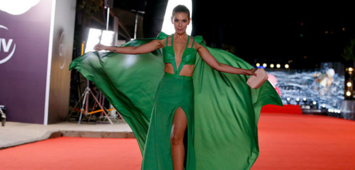 ¡Que no te pase! El secreto de las famosas para no mostrar de más con los vestidos de gala