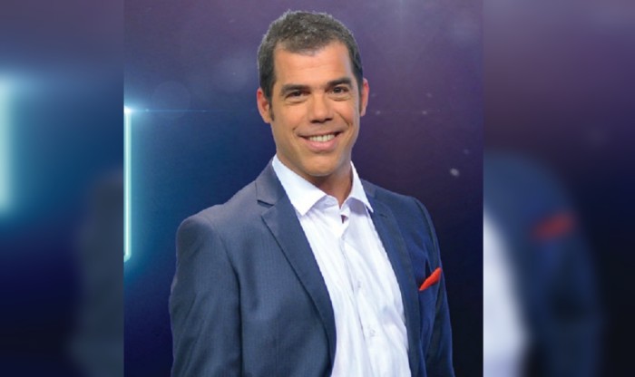 Lo hizo otra vez: CHV fichó a Álvaro Escobar para su nuevo programa 'Grandes Pillos'