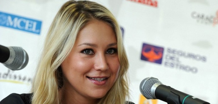 Anna Kournikova muestra su escultural figura y fanáticos dudan que haya estado embarazada