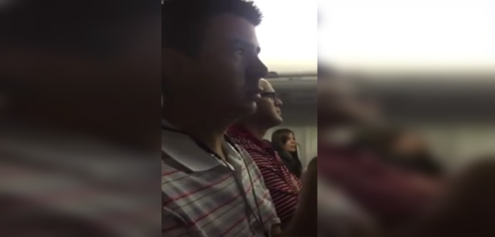 La notable reacción de un pasajero luego de enterarse en un avión que sería padre