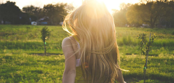 La última tendencia para el cabello te hará (literalmente) brillar en cualquier lugar