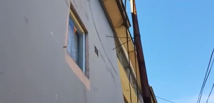 Niño de 3 años salvó de milagro tras caer de un tercer piso: vecinos lo ayudaron