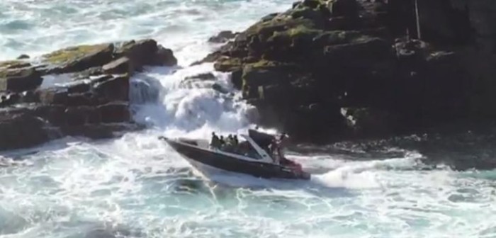 Con reguetón a todo volumen: denuncian a jóvenes por riesgosa maniobra en lancha deportiva