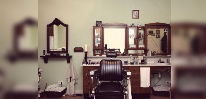 La historia de abuelito peluquero que conmovió en redes sociales por su tierno cartel