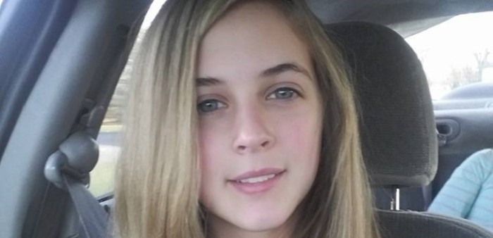 El cruel castigo de un padre con su hija por teñir su pelo: imágenes son virales