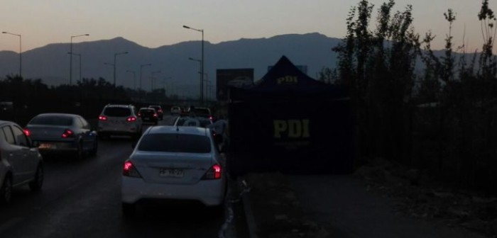 Encuentran a hombre muerto en la caletera de Vespucio Norte: presentaba varias puñaladas