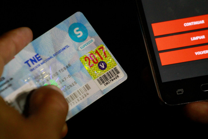 ¡Atentos! La drástica medida de Junaeb que afectará a los estudiantes que pierdan su TNE