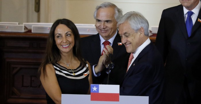 ¿La 'blanquearon'? Acusan a revista por exceso de retoques en imagen de vocera de Gobierno