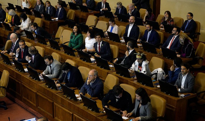 Diputados aprueban proyecto para aumentar vacaciones: esta es la cantidad de días extra