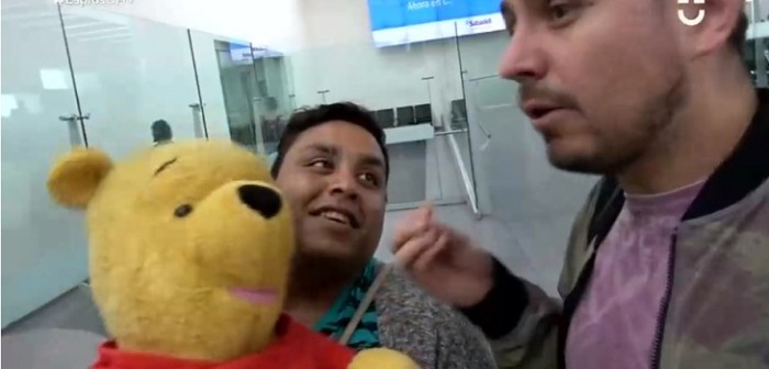 Particular compañero de viajes de protagonista de Espías del amor causó furor y risas