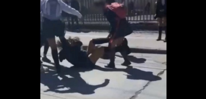 Registran salvaje agresión escolar tras 2 días de clases en Talcahuano: pelea se viralizó