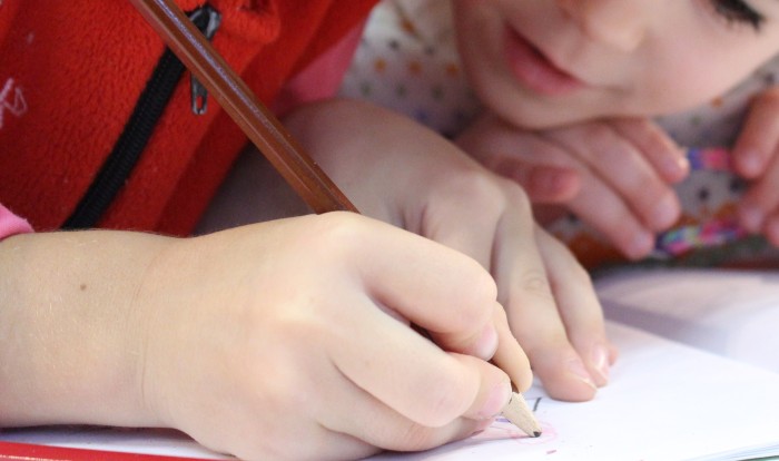 Dibujos de niño argentino revelan los abusos sexuales que sufría por parte de su profesor