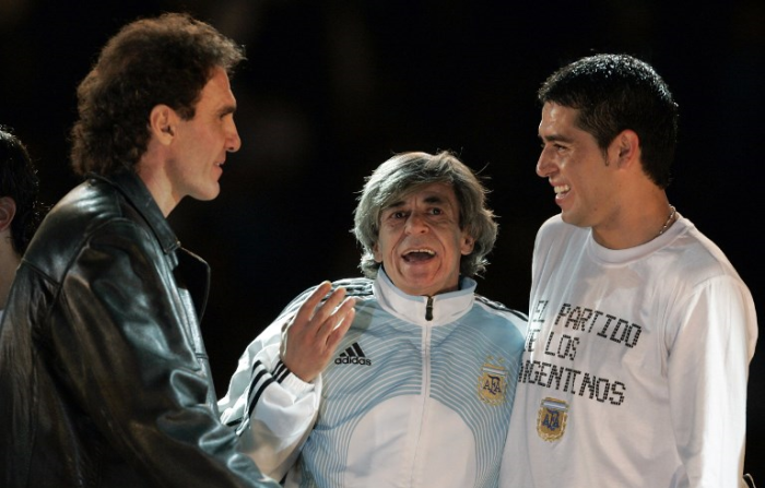 Reconocido exfutbolista argentino René 'Loco' Houseman muere a los 64 años