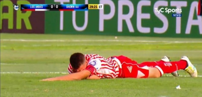 La patada más brutal del último tiempo ocurrió en Argentina: jugador quedó sangrando