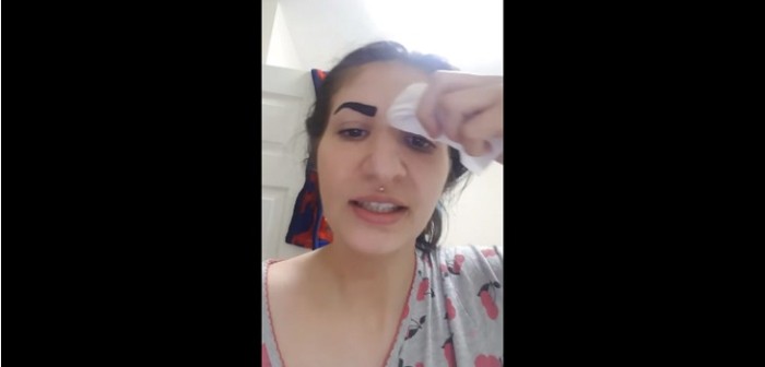 Joven probó un 'tatuaje' para cejas: cuando vio el resultado se quiso morir