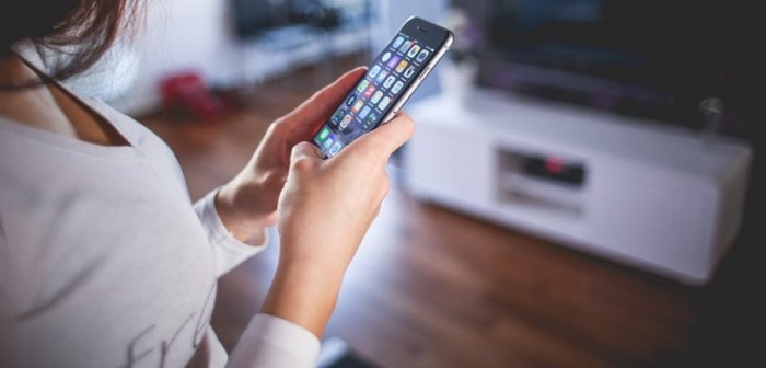 Niño ingresó tantas claves erróneas que bloqueó teléfono de su madre... ¡por 47 años!