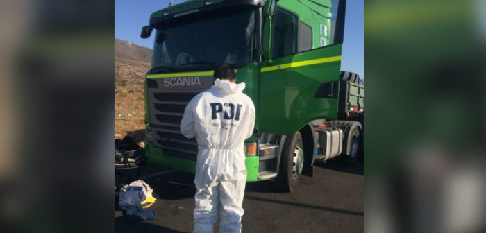 Hombre de 32 años fue hallado muerto dentro de su camión: habría sufrido un infarto