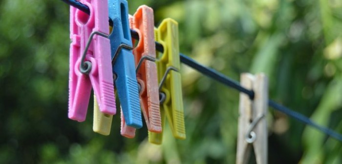 Mujer de 23 años muere tras recibir fatal descarga eléctrica: sacaba ropa de la lavadora