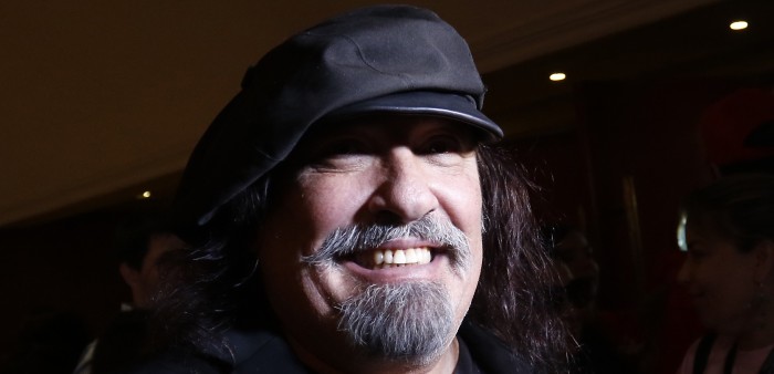 ¿Jesús eres tú? Negro Piñera sorprende con antigua foto con pelo largo y muy distinto