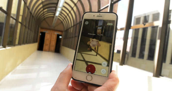 ¿Fue mucho? PDI realiza operativo en colegio para recuperar celular de una alumna