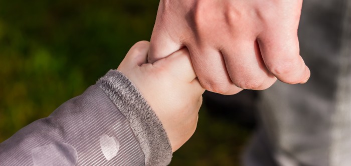 Impacto por padre que habría matado a su bebé a golpes: aseguró que se cayó de la cama