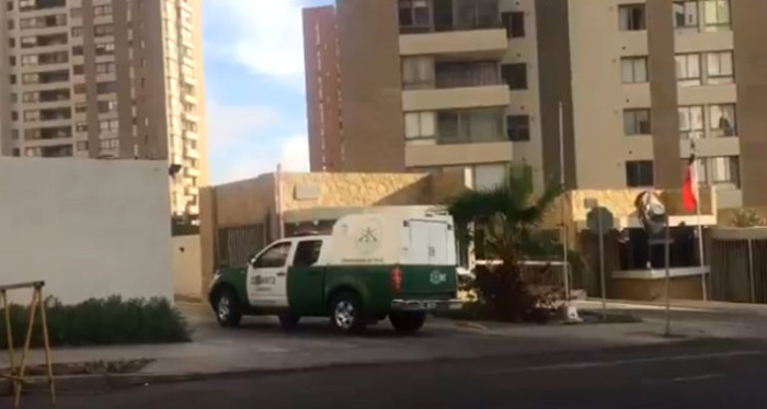 Niño de 3 años muere tras caer desde piso 19: estaba jugando solo en su pieza