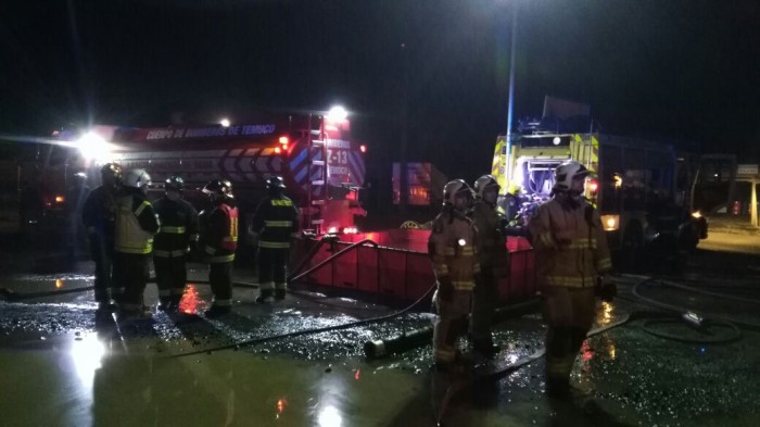 Nuevo ataque incendiario: encapuchados quemaron 16 camiones en Vilcún