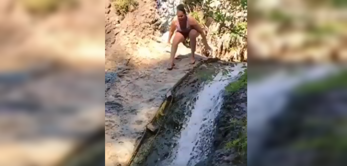 Joven intentó posar de manera sexy frente a cascada pero al final pasó tremenda vergüenza