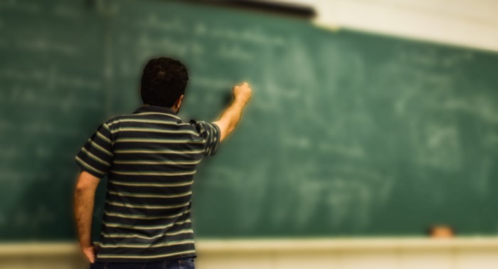 Tres estudiantes inventaron que su profesor había abusado de ellas para que lo despidieran