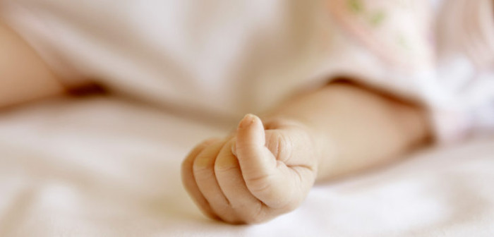 La indignante situación que acusan padres de bebé que murió asfixiado en una clínica