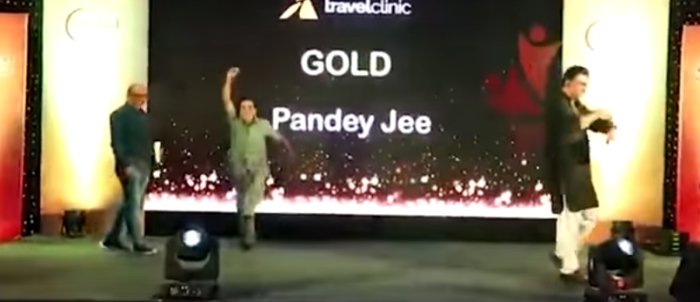 El dramático final de hombre que ganó premio y lo celebró bailando: murió en el escenario