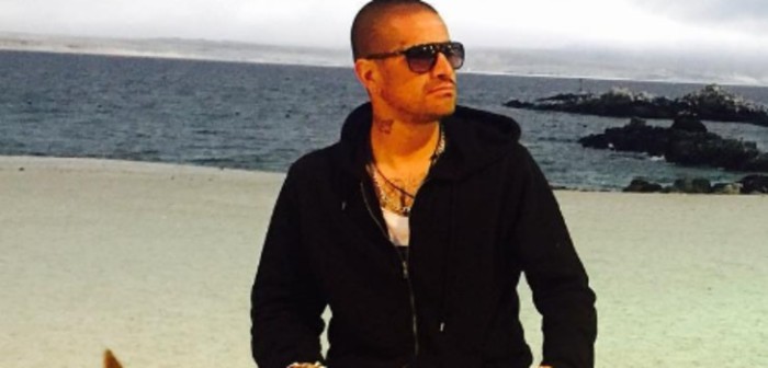 Cambió los carretes por la sala de clases: Kike Acuña estudia para ser director técnico