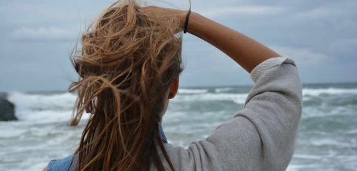 Mujer de 41 años asegura que dejó de envejecer a los 20: creen que es la novia de su hijo