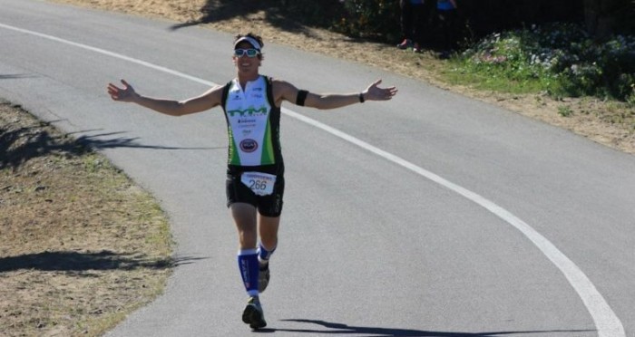 Triatleta chileno Cristóbal Heitmann perdió la vida tras chocar contra una moto