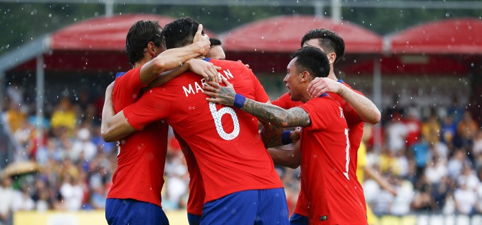 Derrota de 'La Roja' ante Rumania desató bromas y memes en redes sociales