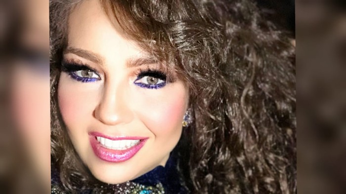 ¿Nuevo look? Thalía llamó la atención de seguidores por su cabello platinado