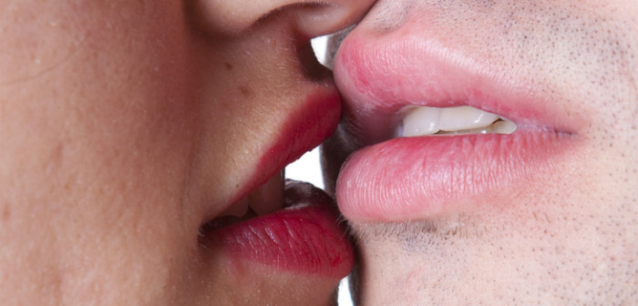 Portal de citas revela a qué partido político corresponde la mayoría de infieles chilenos