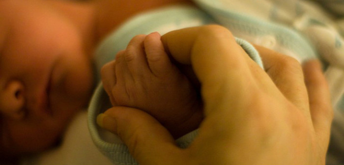 Bebé de 4 días fue abandonada en Colombia junto a una triste carta de la presunta madre