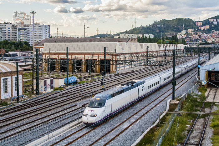 Habitantes de Japón podrán desplazarse en tren de alta velocidad inspirado en Hello Kitty