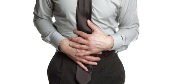 Hombre casi muere tras pasar 3 días sin poder ir al baño: sufrió impactación fecal masiva