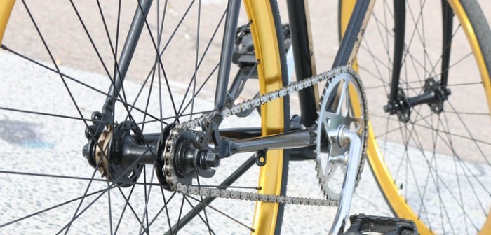 Pareja compró bicicleta y se llevó gran sorpresa al recibirla: venía con exótico 'regalo'