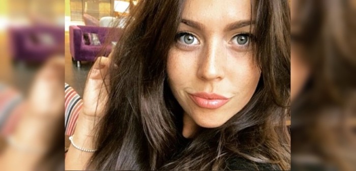 El lujoso look con el que Daniela Aránguiz se lució en matrimonio de Edu Vargas