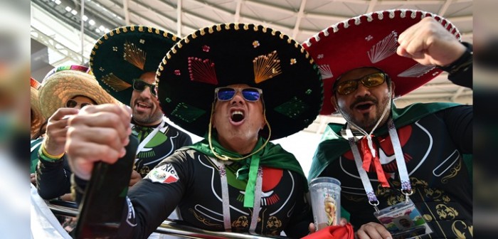 Hinchas mexicanos cambiaron su polémico canto homofóbico por un clásico de Luis Miguel