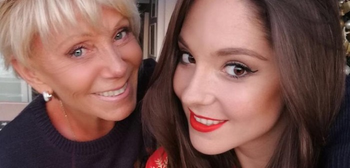 Kel Calderón le prestó 'ondera' chaqueta a su madre para lucirla en 'Bienvenidos'