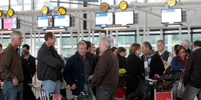 Cancelan vuelos de Chile hacia Argentina por paro laboral: pasajeros quedaron varados