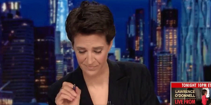 Periodista se quiebra en vivo al leer noticia sobre niños afectados por ley de inmigración