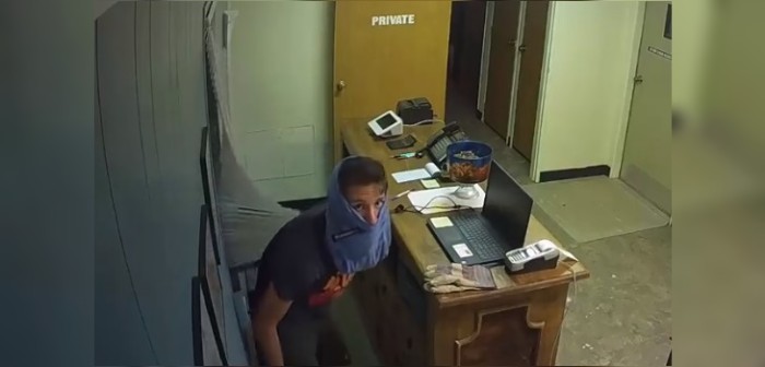 Ladrón se convirtió en viral al usar una prenda íntima como pasamontañas en Texas
