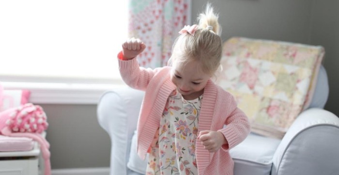 Niña de 4 años con parálisis cerebral vivió maravilloso momento: dio sus primeros pasos