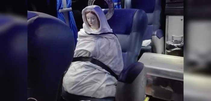 ¿Por qué la figura de una virgen viajó en su propio asiento en un bus en Argentina?