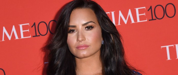 Aseguran que Demi Lovato continúa grave tras sobredosis y no sería dada de alta aún